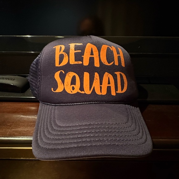 Beachy Hats - Picture 1 of 2